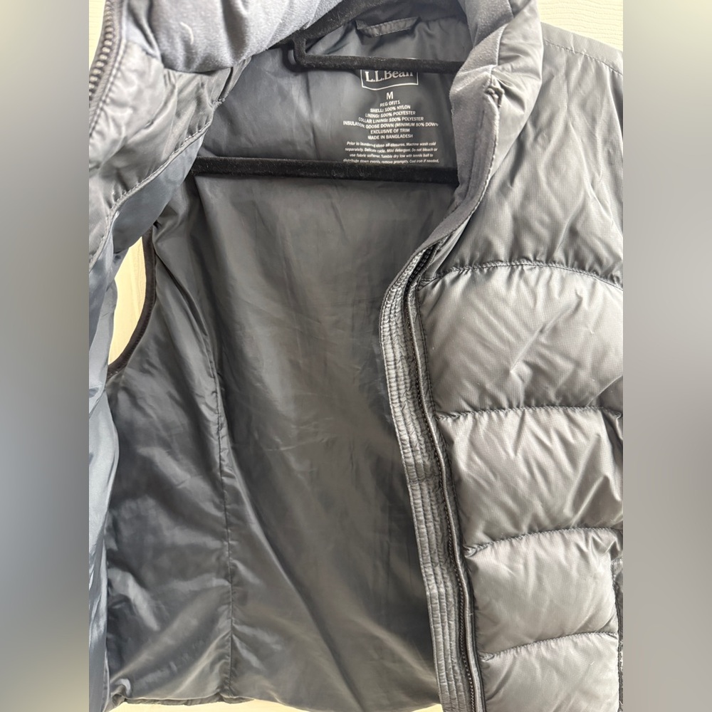 L.L. Bean Black Goose Down Puffer Vest - Size M. - Picture 7 of 8